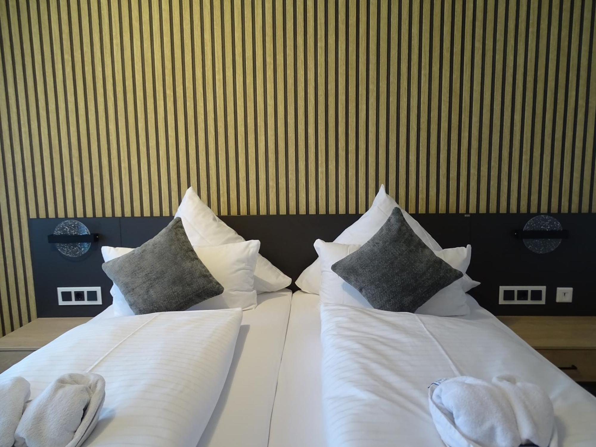 Hotel Zur Therme 바트베스테른코텐 외부 사진