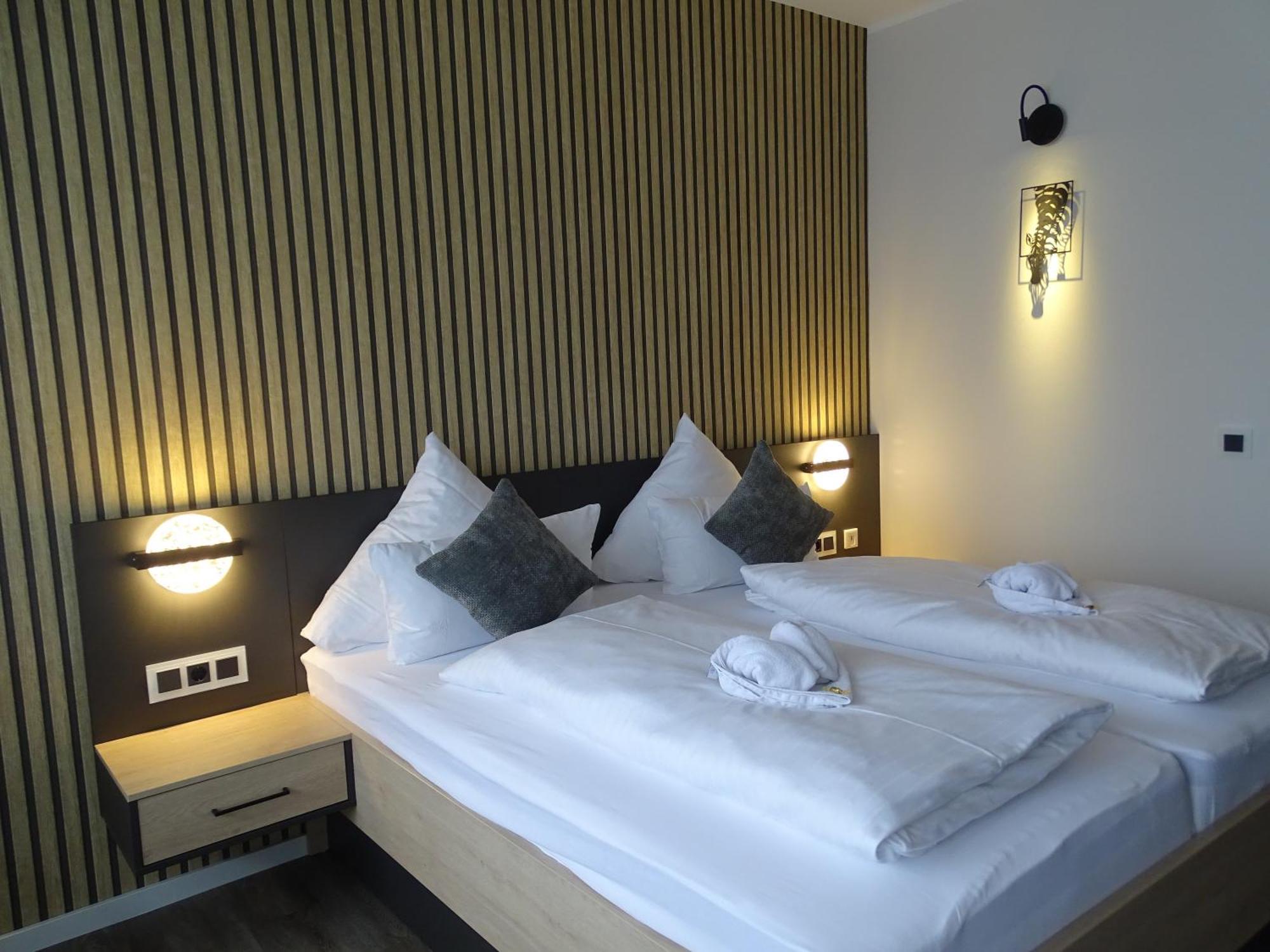 Hotel Zur Therme 바트베스테른코텐 외부 사진