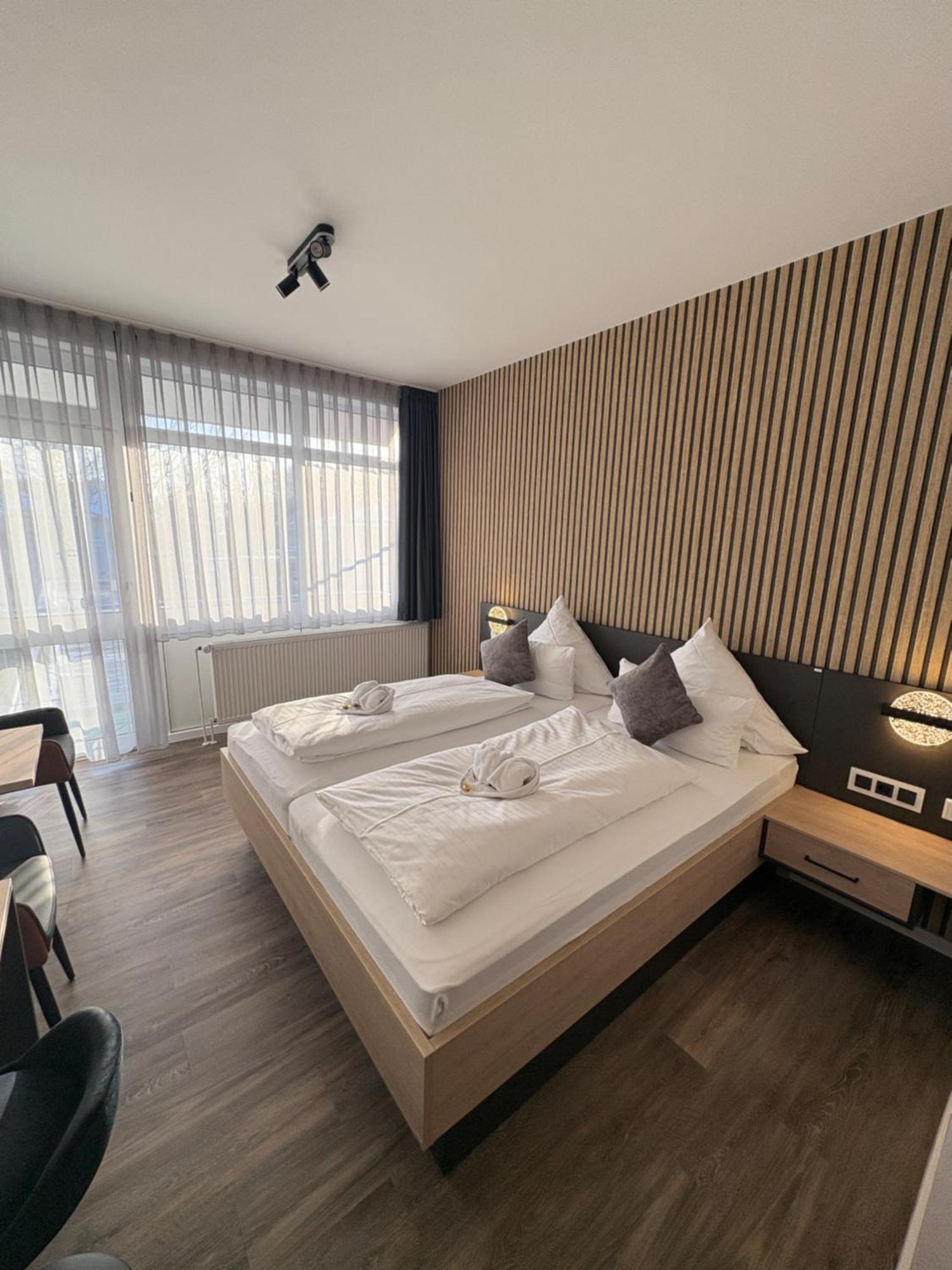 Hotel Zur Therme 바트베스테른코텐 외부 사진