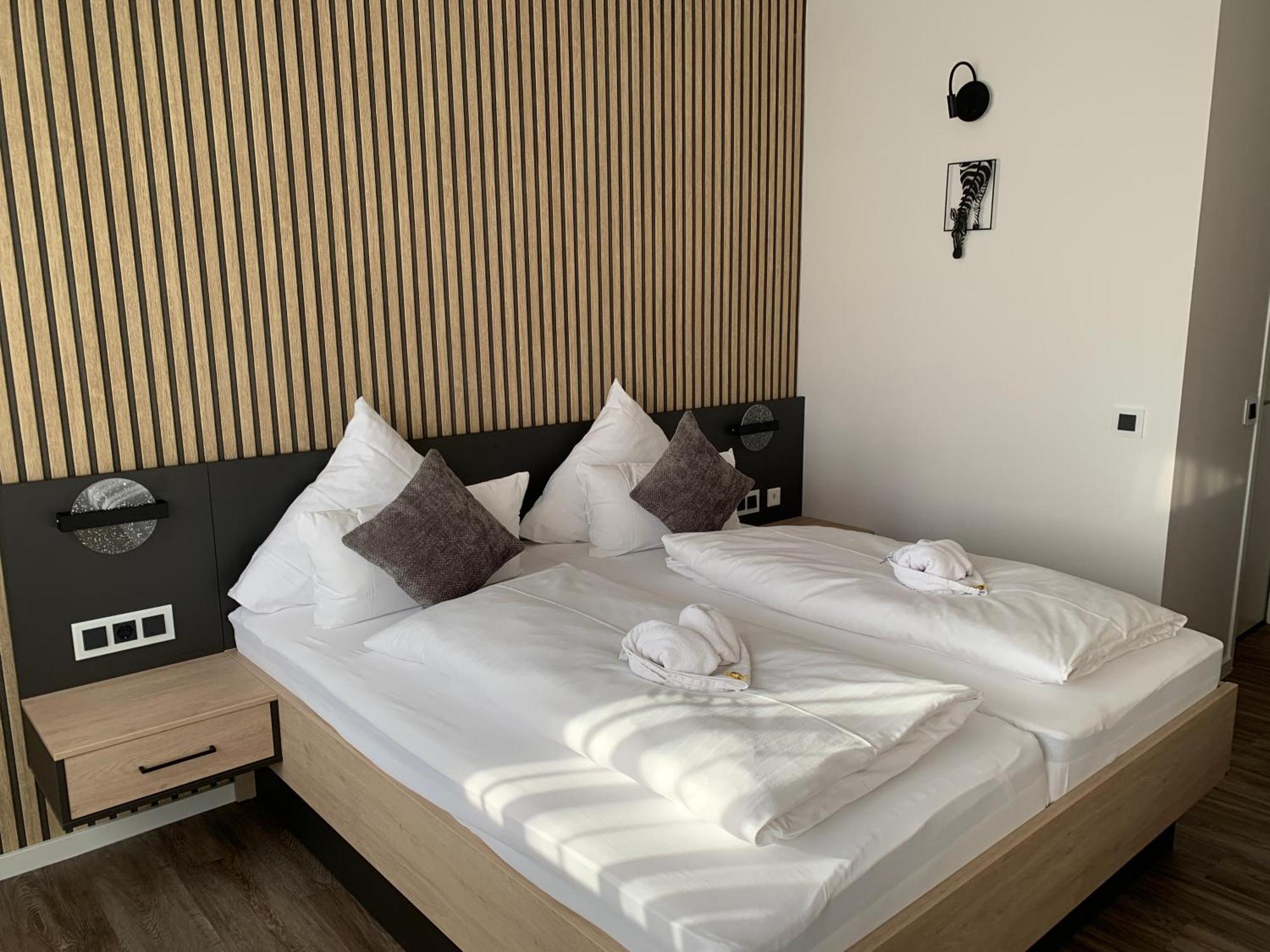 Hotel Zur Therme 바트베스테른코텐 외부 사진