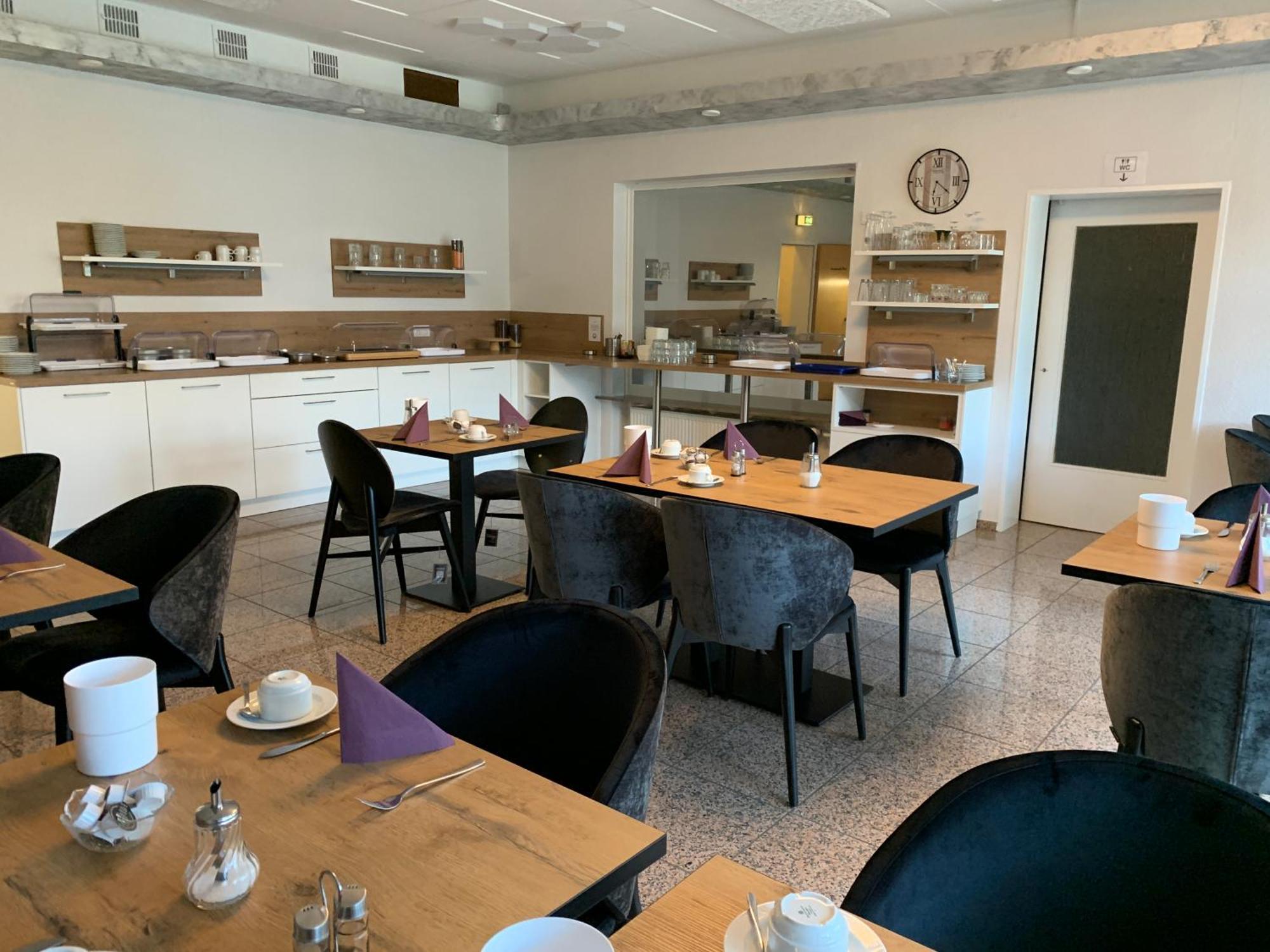 Hotel Zur Therme 바트베스테른코텐 외부 사진