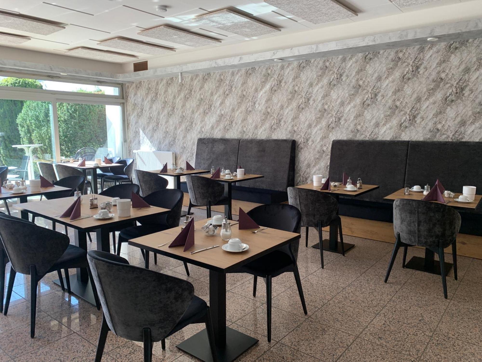 Hotel Zur Therme 바트베스테른코텐 외부 사진